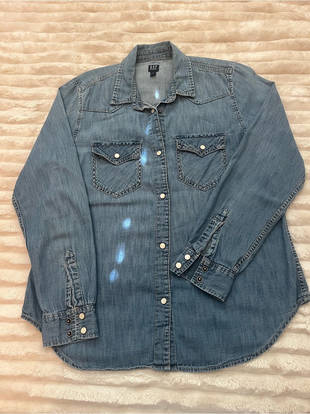 GAP Woen's Medium Blue Denim Western Snap Shirt